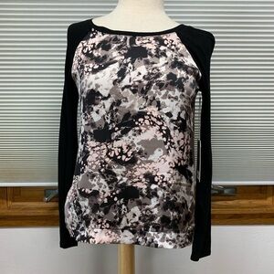 Jennifer Lopez NWT black patterned long sleeve top Size XS